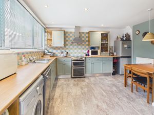 Kitchen Ground Flat- click for photo gallery